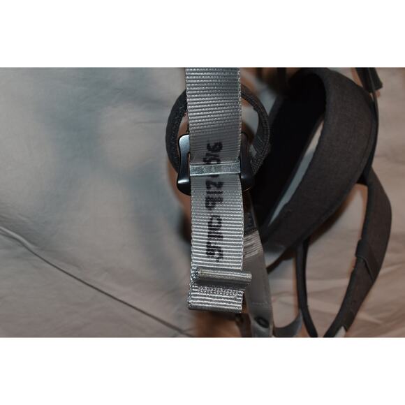 Petzl Corax Adjustable Climbing Harness - Picture 5 of 6